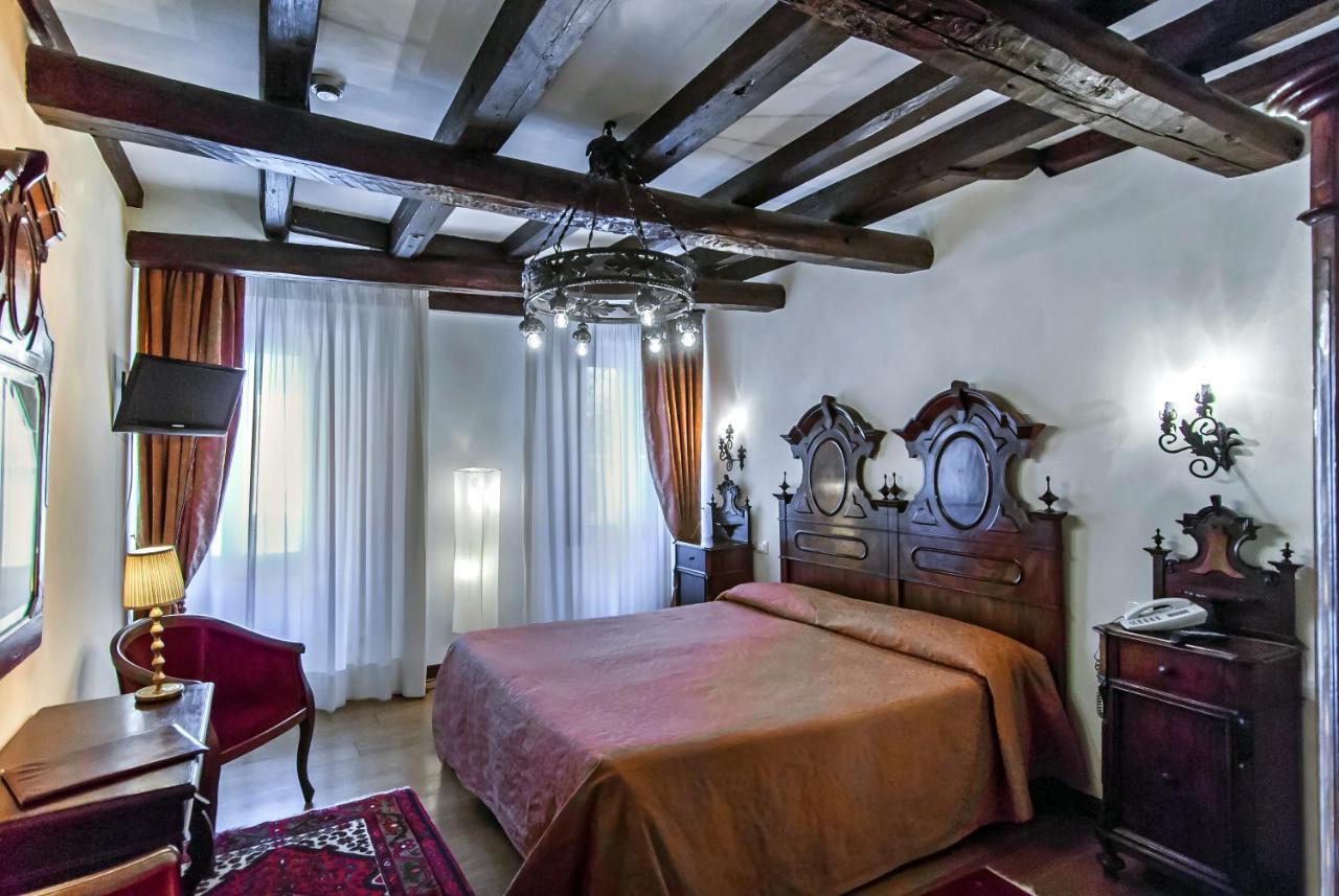 Deluxe Doppel-/Zweibettzimmer mit Stadtblick