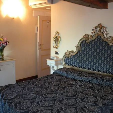 Hotel Vecellio Venice On The Lagoon-2